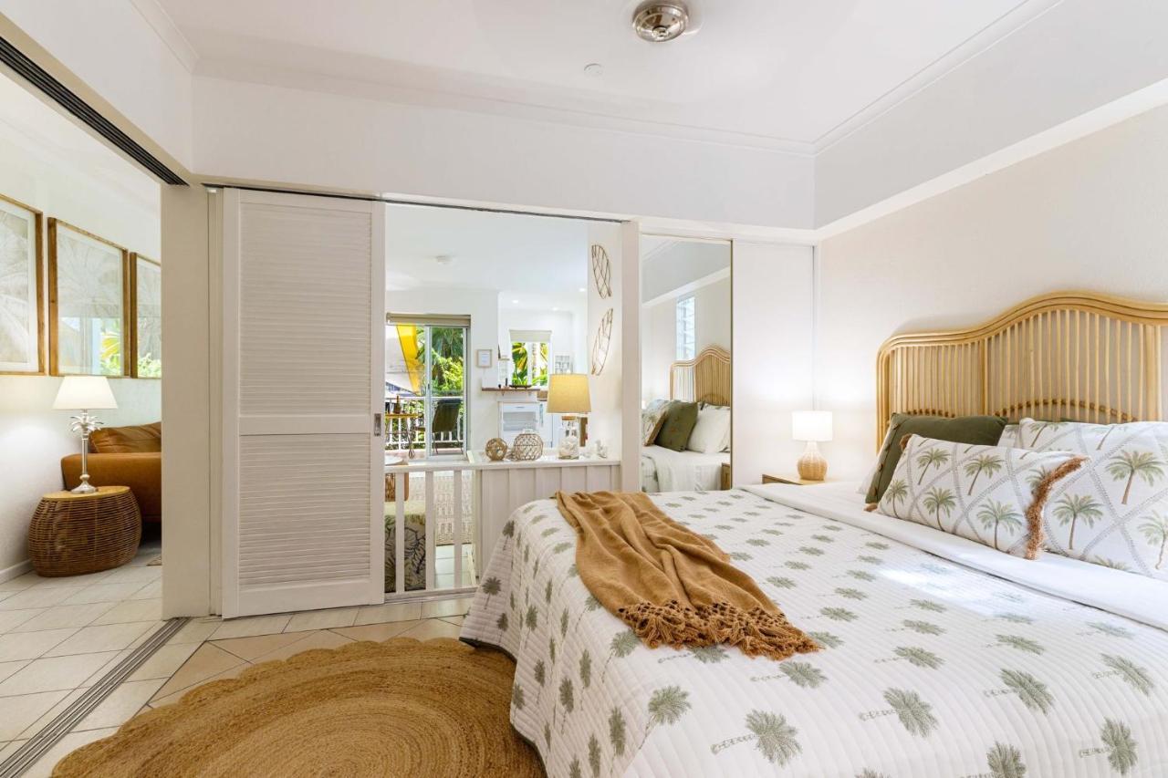 Oasis Luxe On Macrossan Street - Stylish Residence Port Douglas Exterior photo